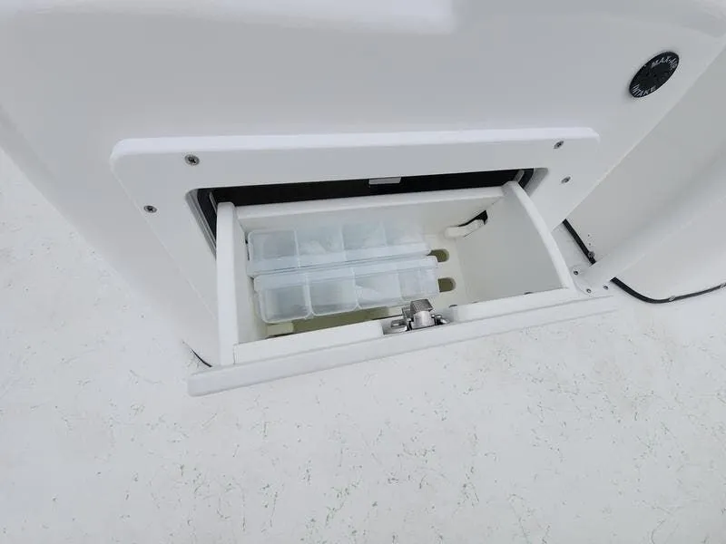 Slide: The Image of Blazer Bay 2400 2025 - 7