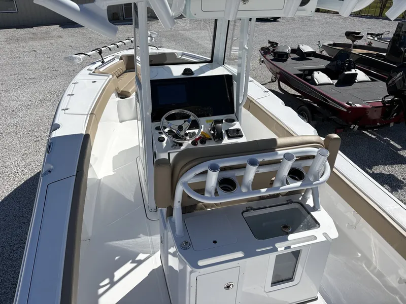 Slide: The Image of Blazer Bay Makaira 2600 2026 - 16