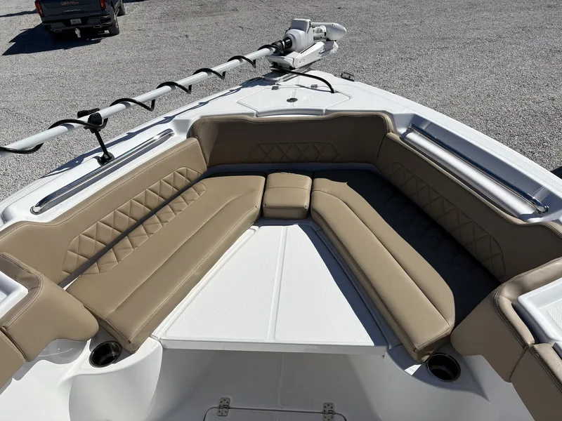 Slide: The Image of Blazer Bay Makaira 2600 2026 - 23