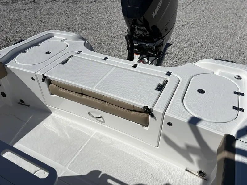 Slide: The Image of Blazer Bay Makaira 2600 2026 - 6