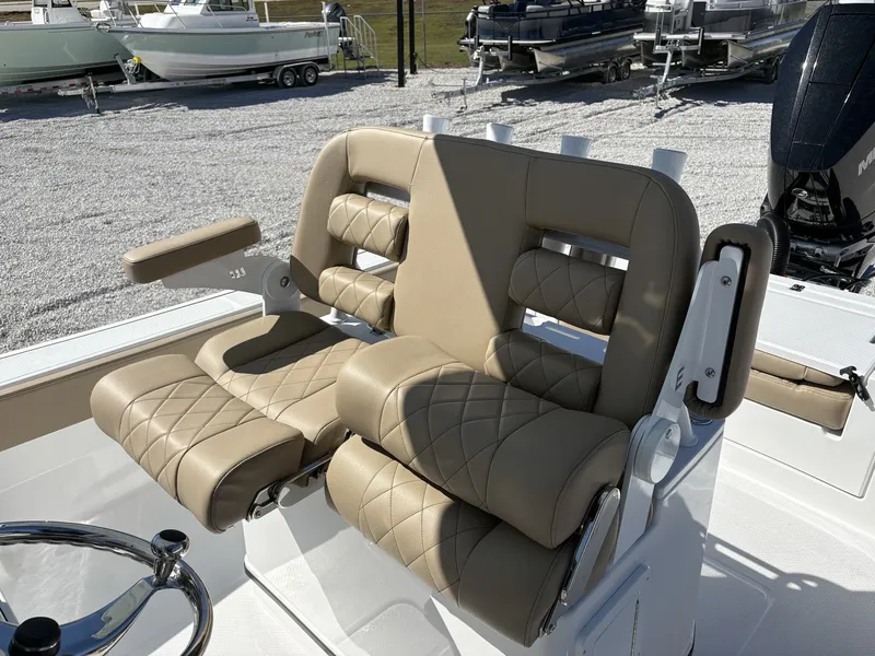 Slide: The Image of Blazer Bay Makaira 2600 2026 - 8