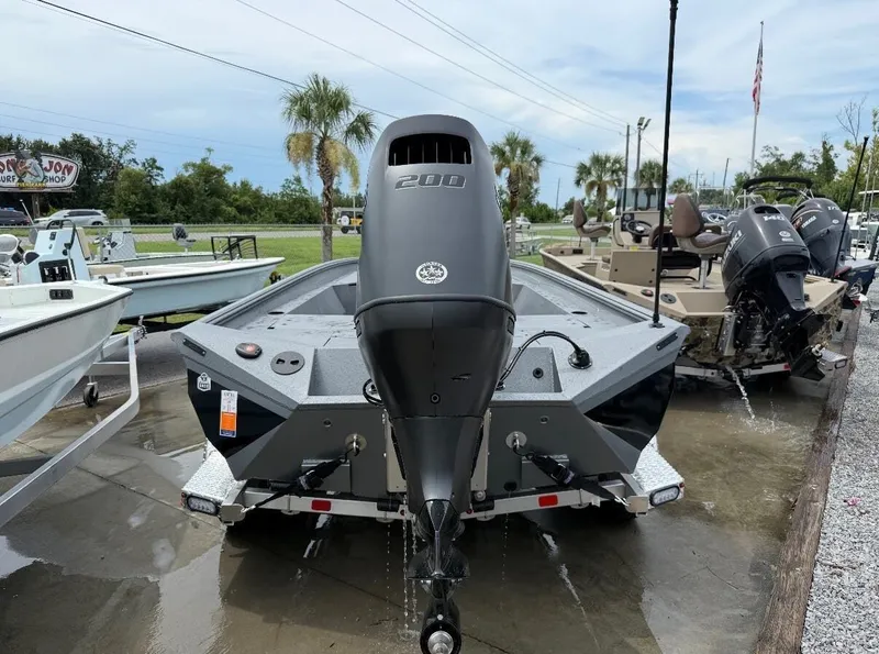 Slide: The Image of Excel 220 Bay Pro Elite 2026 - 3