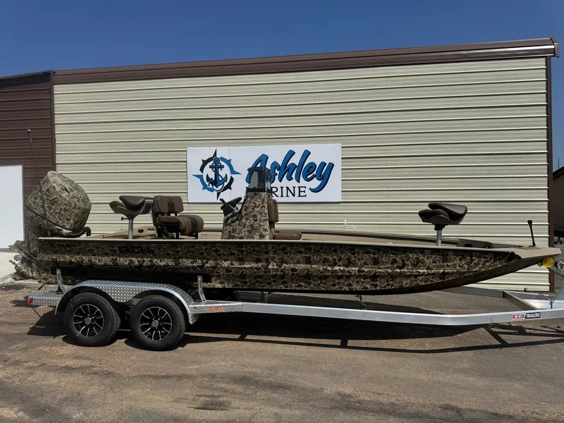 The Image of Excel 220 Bay Pro Elite 2026 - 1