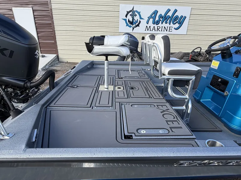 Slide: The Image of Excel 230 Bay Pro 2025 - 4