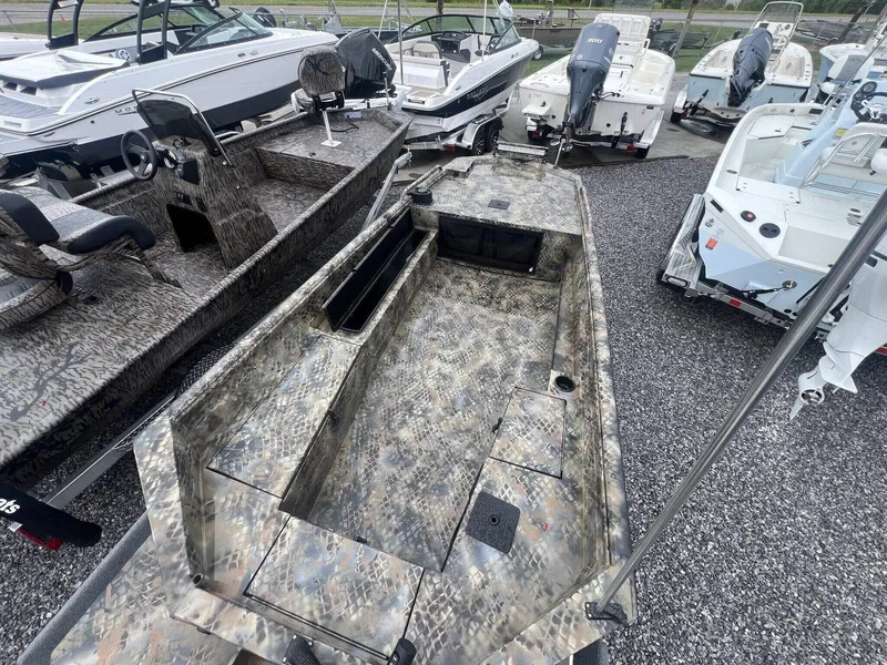 Slide: The Image of Excel 1751 Viper F4 2026 - 8