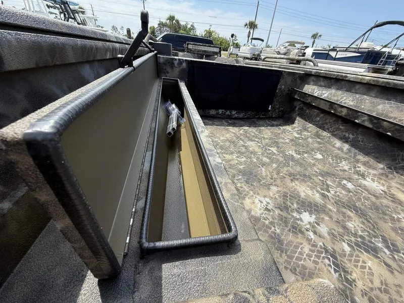 Slide: The Image of Excel 1751 Viper F4 2026 - 11