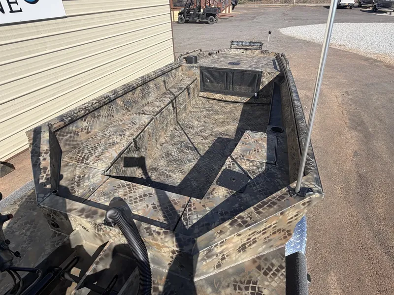 Slide: The Image of Excel 1751 Viper F4 2026 - 6