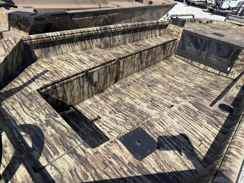 Slide: The Image of Excel 1751 Viper F4 2026 - 8