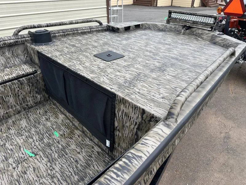 Slide: The Image of Excel 1751 Viper F4 2026 - 6