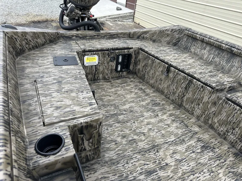 Slide: The Image of Excel 1751 Viper F4 2026 - 7