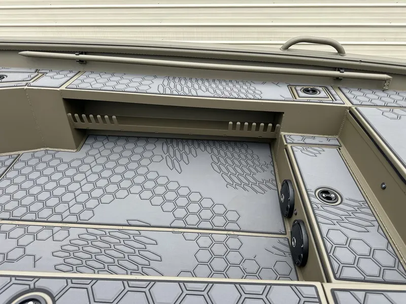 Slide: The Image of Excel Viper F4 1751 LEGACY 2026 - 8