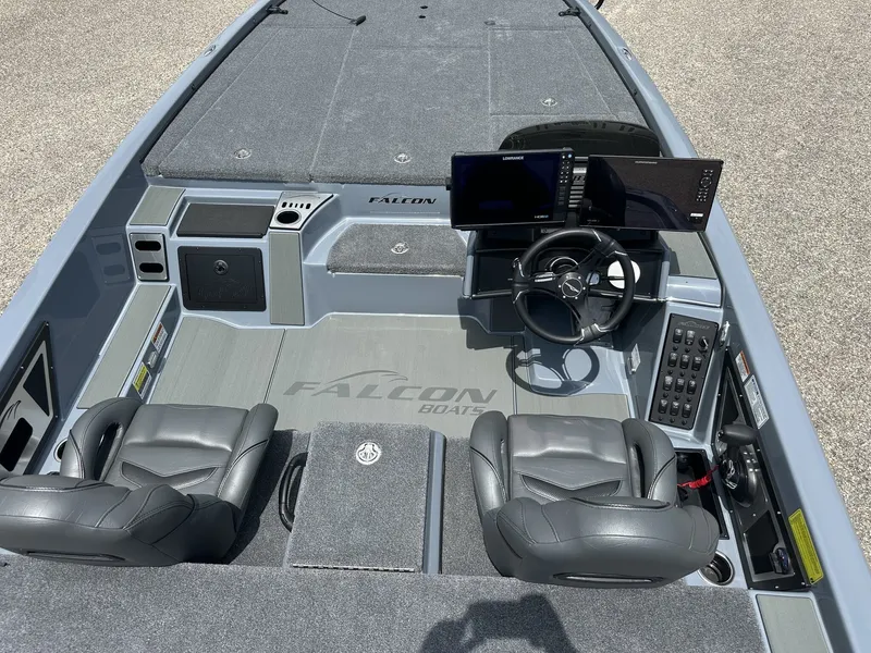 Slide: The Image of Falcon Boats 21 PREDATOR Tournament ready 2026 - 18