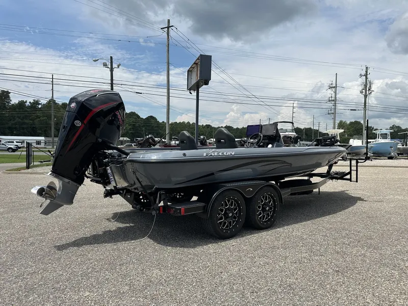 Slide: The Image of Falcon Boats 21 PREDATOR Tournament ready 2026 - 5