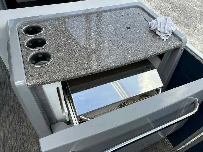 Slide: The Image of Godfrey AquaPatio 255 SDC 2023 - 17