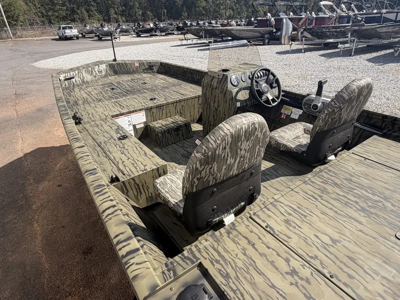 Slide: The Image of Lowe Roughneck 1756SC 2026 - 6