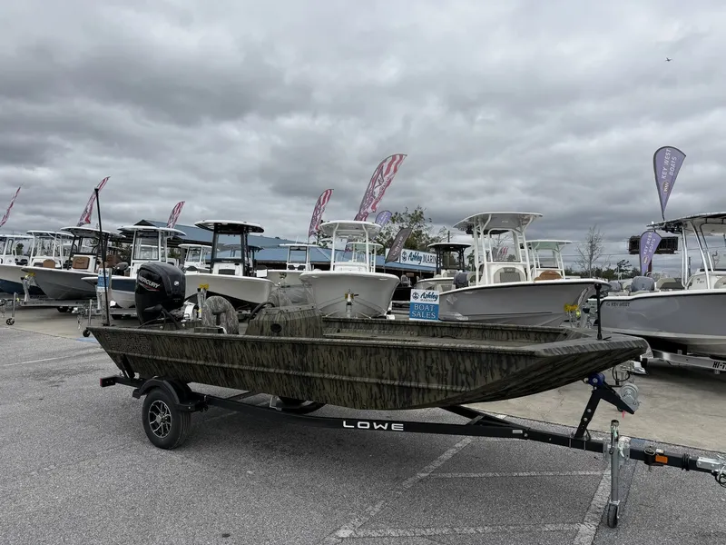 The Image of Lowe Roughneck 1860SC 2026 - 1