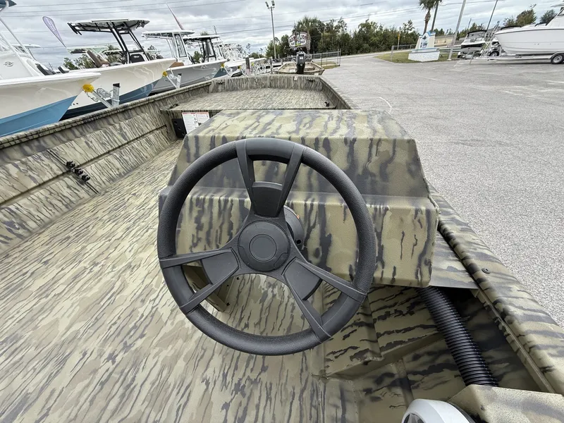 Slide: The Image of Lowe Roughneck Side Console 2026 - 6