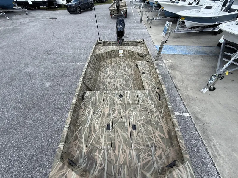 Slide: The Image of Lowe Roughneck Tiller 1760 Deluxe 2026 - 10