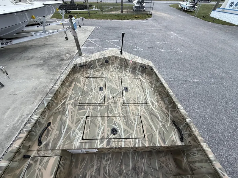 Slide: The Image of Lowe Roughneck Tiller 1760 Deluxe 2026 - 5