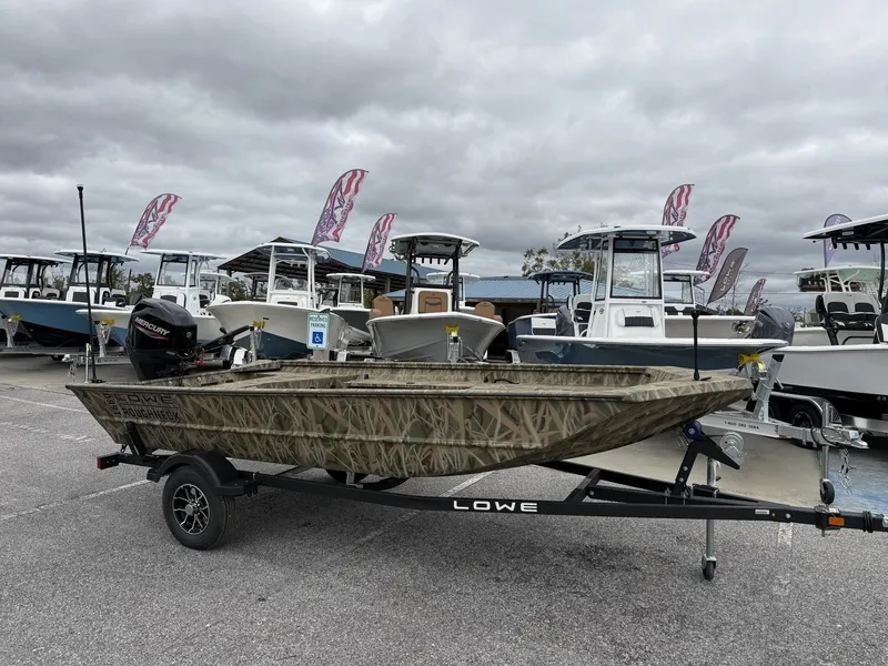 The Image of Lowe Roughneck Tiller 1760 Deluxe 2026 - 1