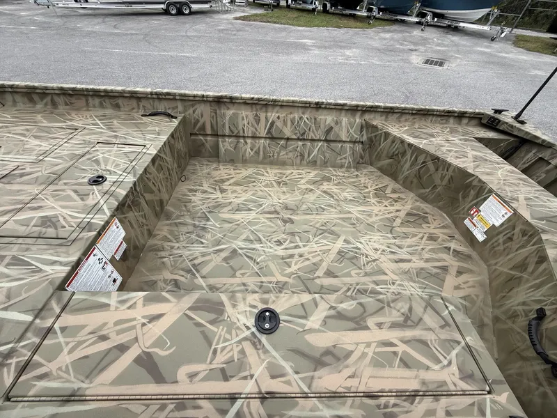 Slide: The Image of Lowe Roughneck Tiller 1760 Deluxe 2026 - 4