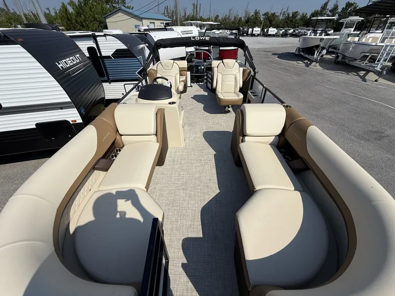 Slide: The Image of Lowe SS 210 2025 - 7