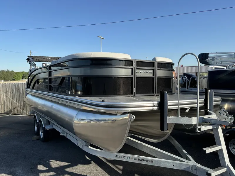 Slide: The Image of Lowe Ss 230 2025 - 2