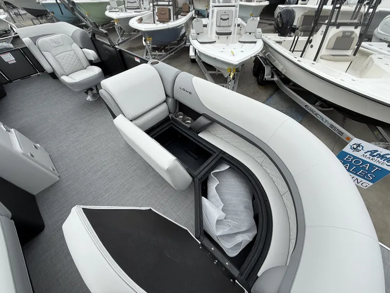 Slide: The Image of Lowe Ss 230 2025 - 2