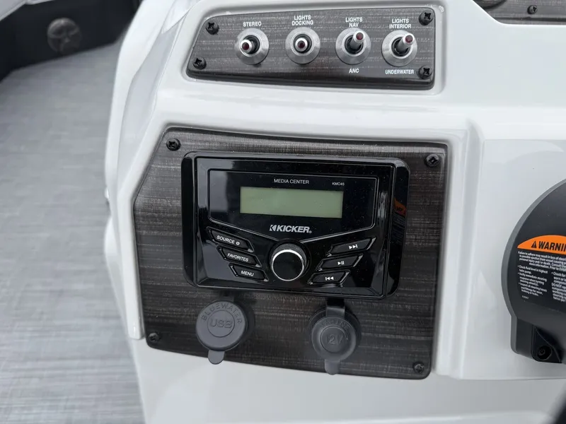 Slide: The Image of Lowe Ss 230 2025 - 9