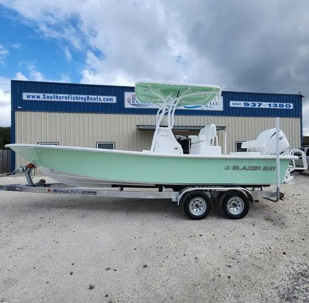 The Image of Blazer Bay 2400 2025 - 1