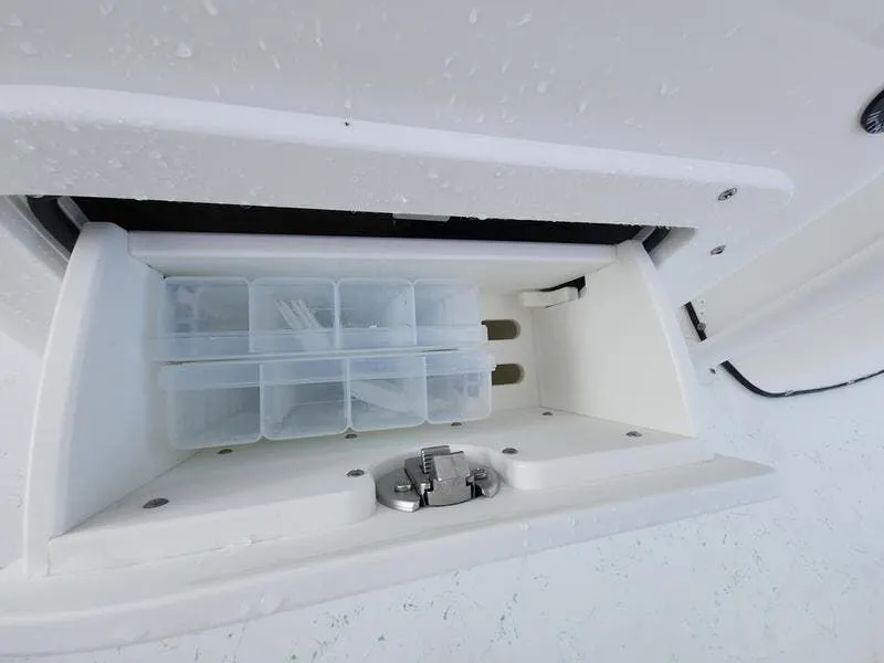 Slide: The Image of Blazer Bay 2400 2025 - 15