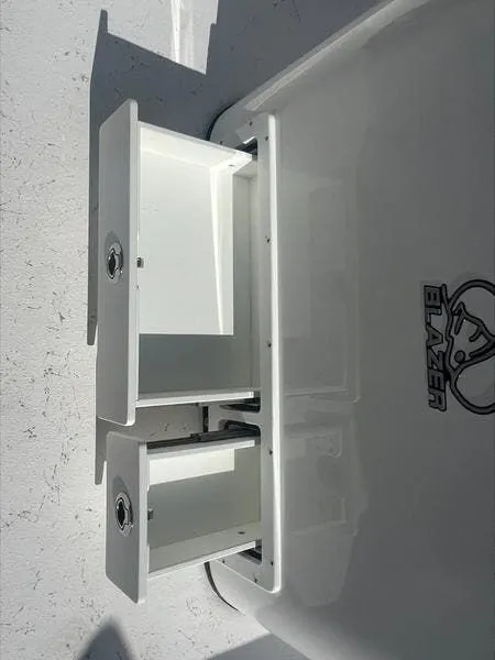 Slide: The Image of Blazer Bay 2400 2025 - 10