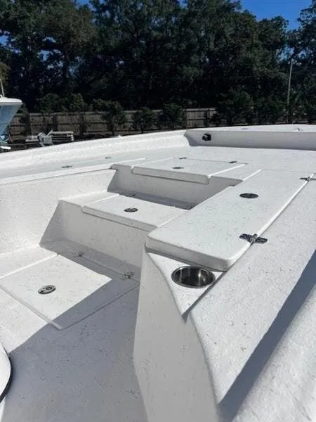 Slide: The Image of Blazer Bay 2400 2025 - 4