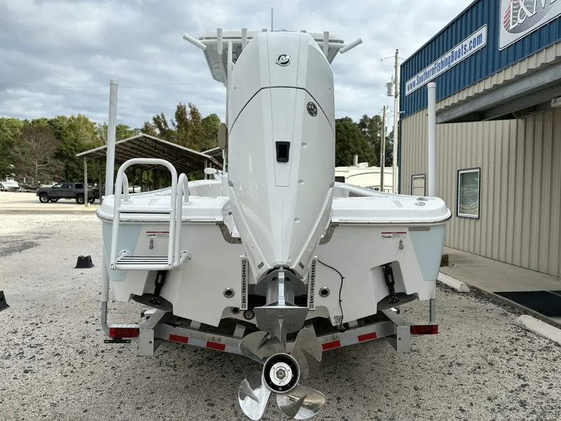 Slide: The Image of Blazer Bay 2700 Hybrid 2026 - 7