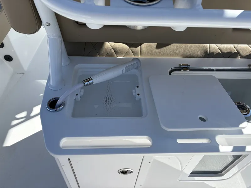 Slide: The Image of Blazer Bay Makaira 2600 2026 - 10