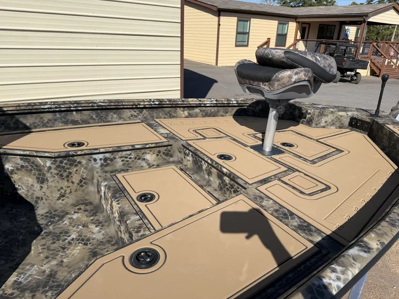 Slide: The Image of Excel 220 Bay Pro Elite 2026 - 5