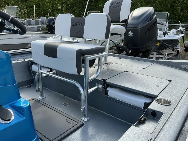 Slide: The Image of Excel 230 Bay Pro 2025 - 12