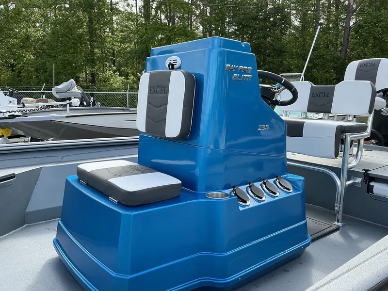 Slide: The Image of Excel 230 Bay Pro 2025 - 14