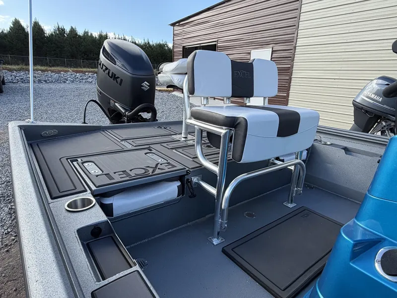 Slide: The Image of Excel 230 Bay Pro 2025 - 6