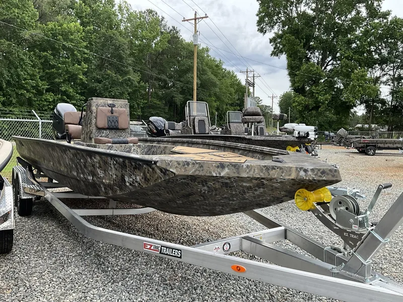 The Image of Excel 230 Bay Pro 2026 - 1