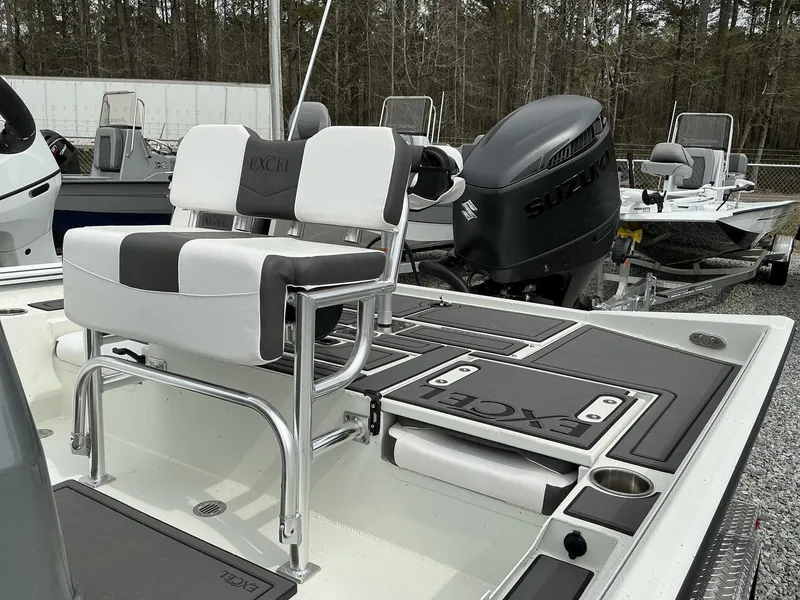 Slide: The Image of Excel 230 Bay Pro 2025 - 14