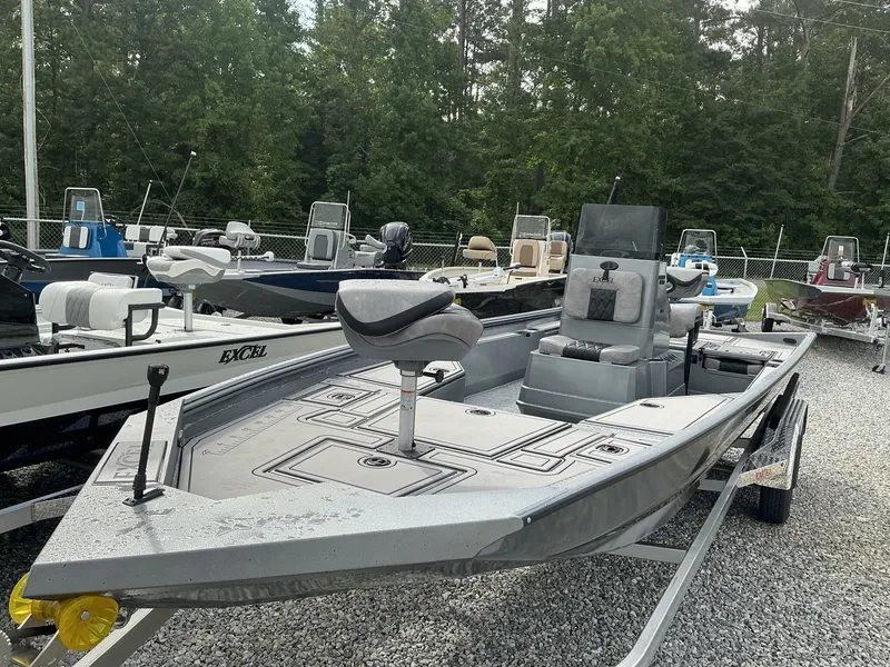 Slide: The Image of Excel 230 Bay Pro 2026 - 3