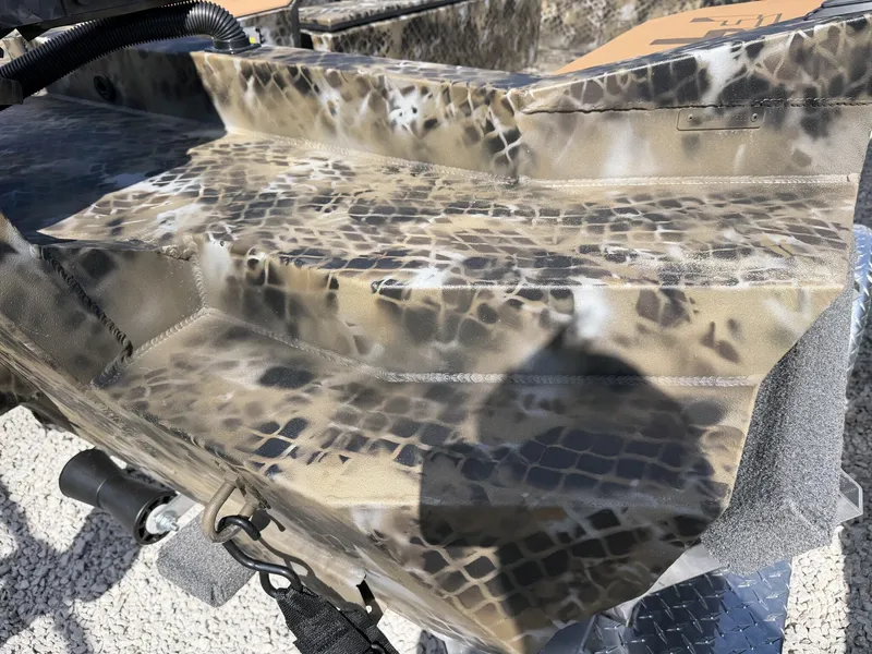 Slide: The Image of Excel Shallow Water F4 175 PRO 2026 - 10