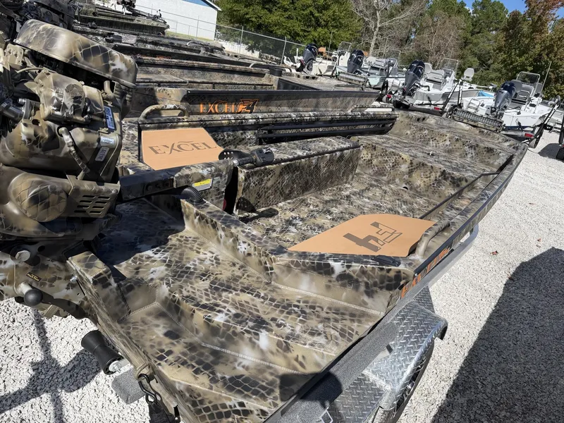 Slide: The Image of Excel Shallow Water F4 175 PRO 2026 - 4