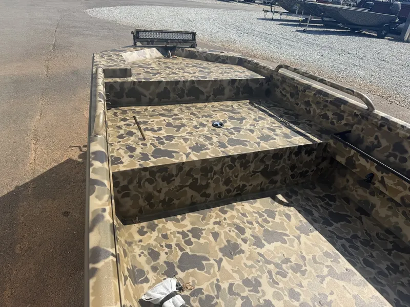 Slide: The Image of Excel 1754 Shallow Water F4 Pro 2026 - 4