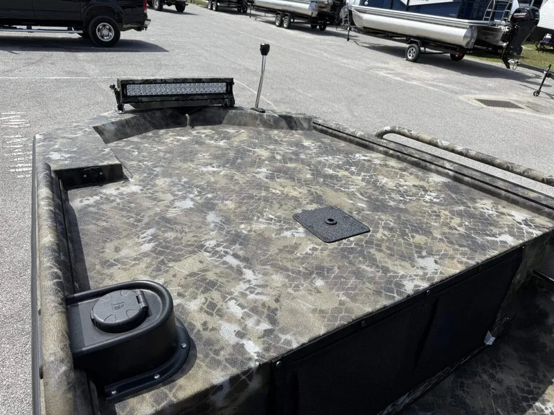 Slide: The Image of Excel 1751 Viper F4 2026 - 10