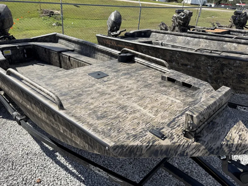 Slide: The Image of Excel 1751 Viper F4 2026 - 2