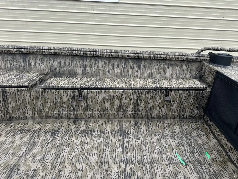 Slide: The Image of Excel 1751 Viper F4 2026 - 5