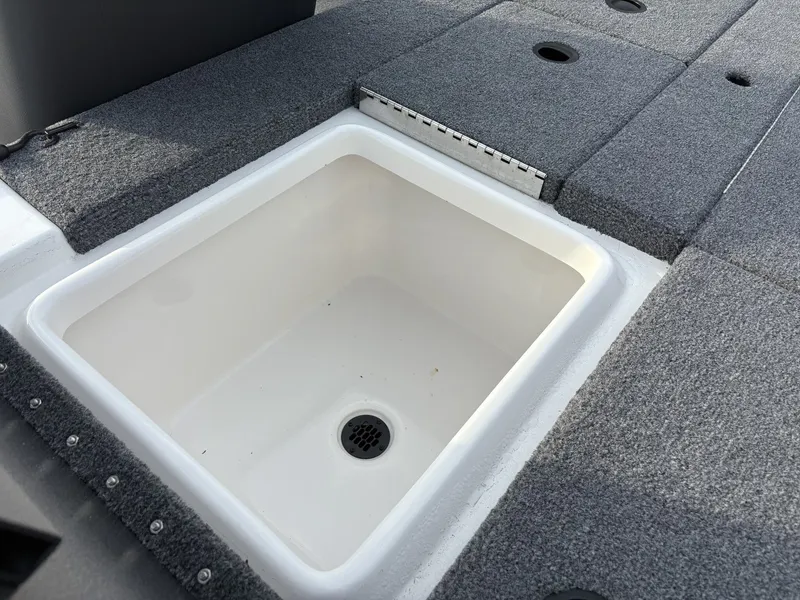 Slide: The Image of Falcon Boats 18 Freedom 2025 - 12