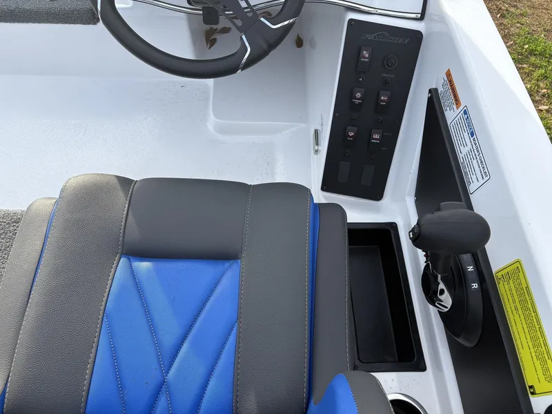 Slide: The Image of Falcon Boats 18 Freedom 2025 - 17